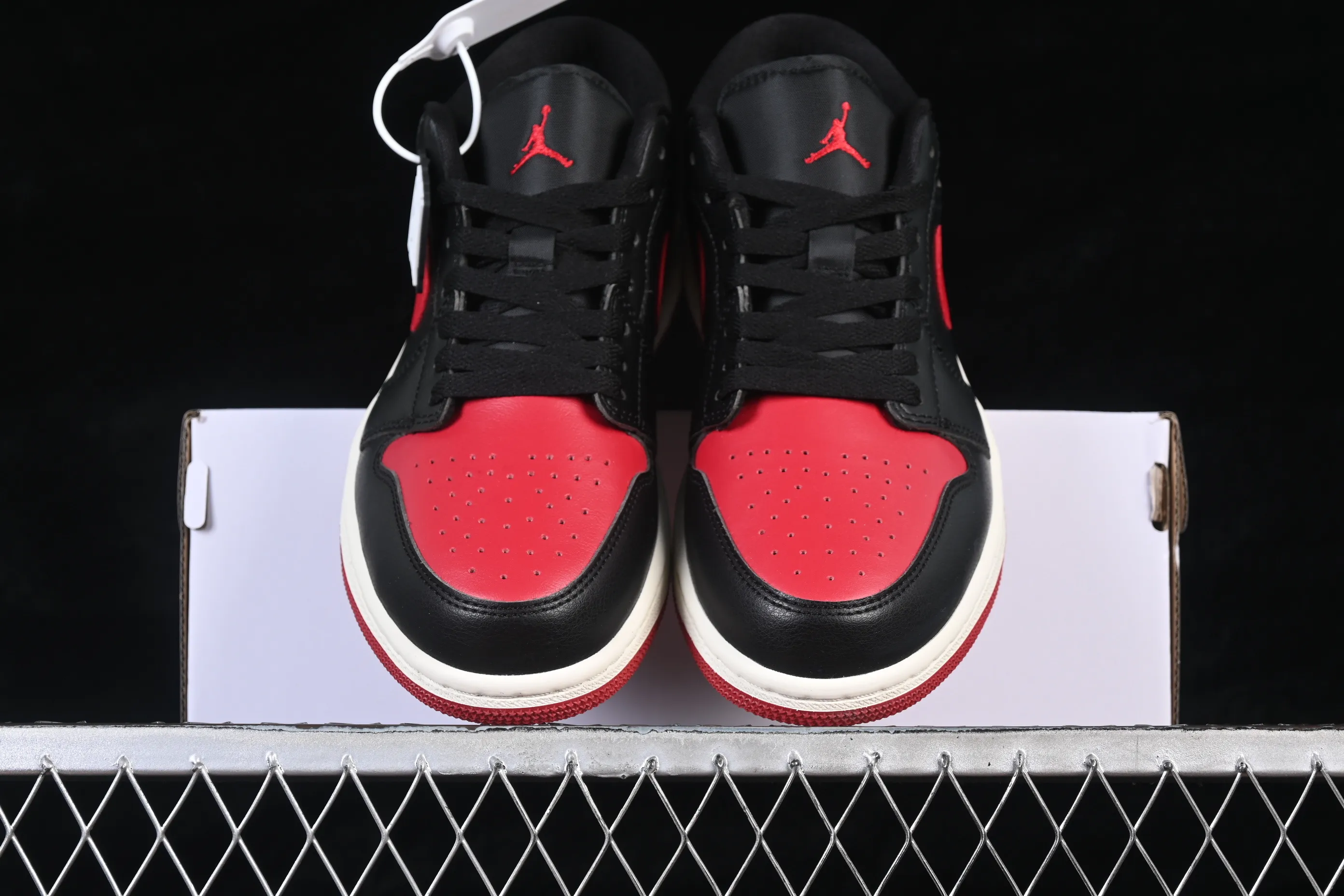 All categories Air Jordan Jordan series basketball shoes Air Jordan 1 Low Air Jordan 1 Low "Black And Red" AJ1 Joe 1 black and red low-top basketball shoes DC0774-061